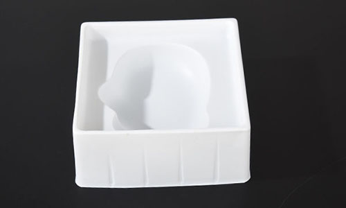 吸塑包装厂家告诉你吹塑吸塑是否都是一样呢？